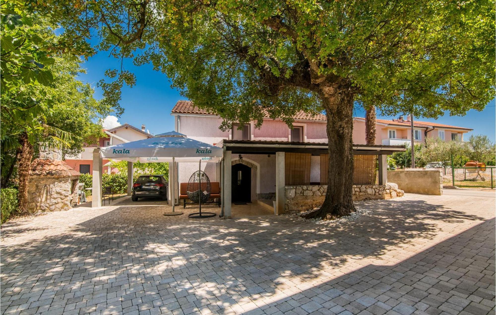 Amazing Home In Malinska Dubasnica With Wifi ภายนอก รูปภาพ