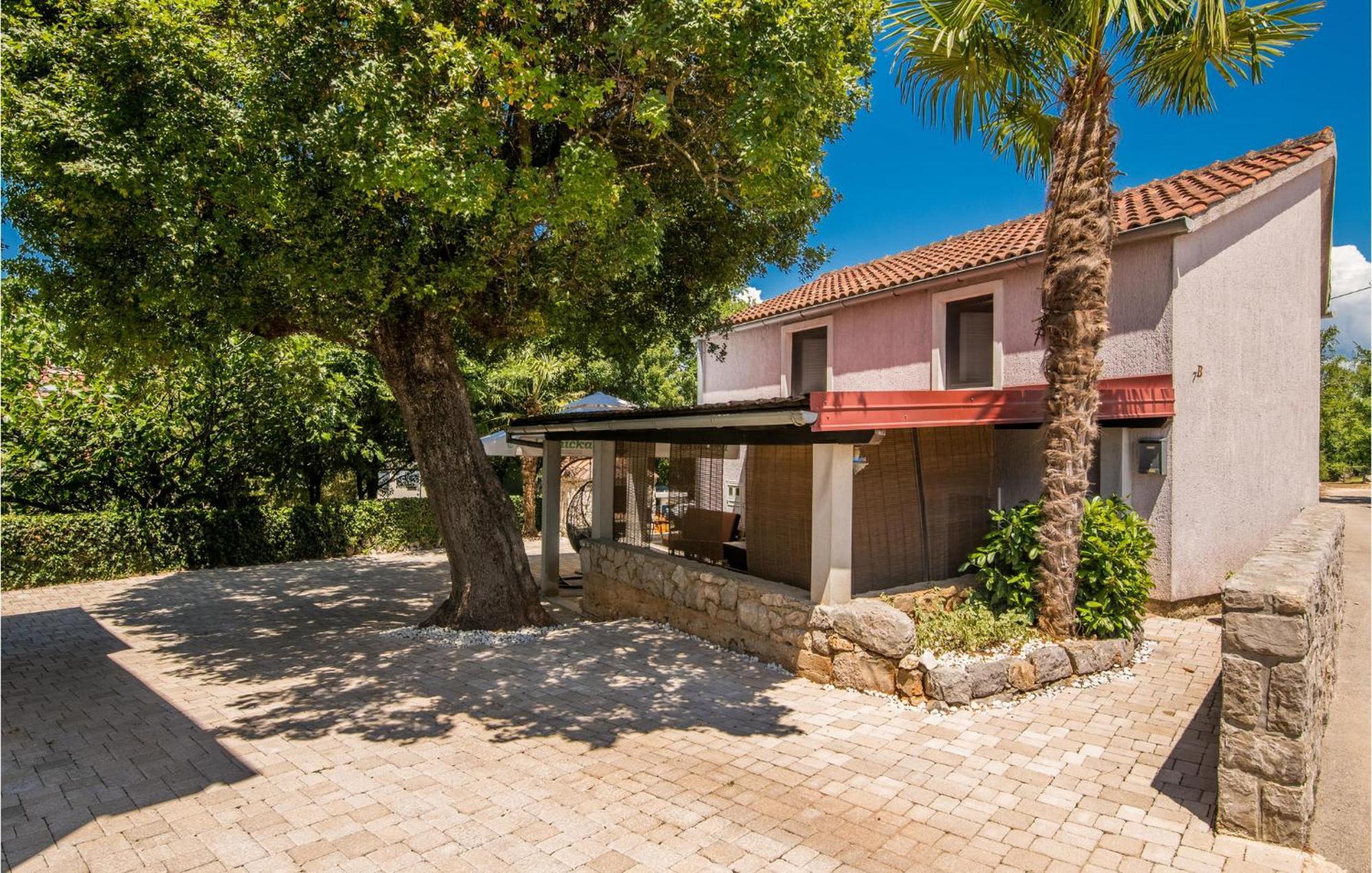 Amazing Home In Malinska Dubasnica With Wifi ภายนอก รูปภาพ